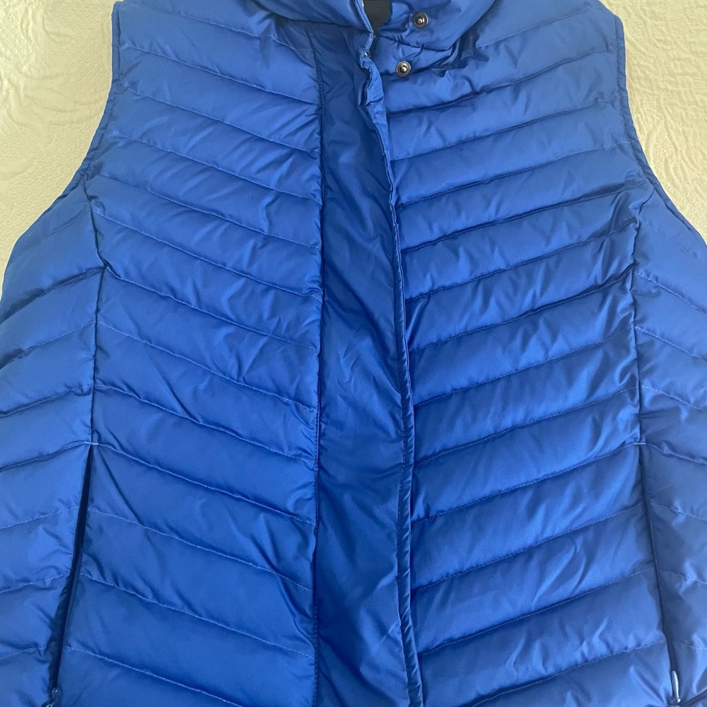 Talbots Down Filled Vest Like New! Medium - image 2
